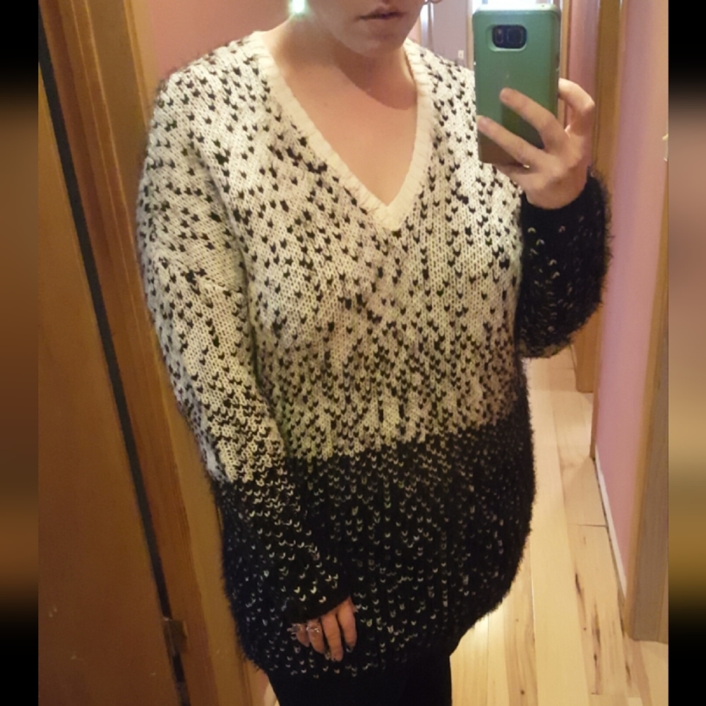 Trouve Eyelash Knit V Neck Ombre Oversized Sweater / Dress